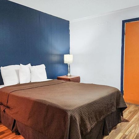 Oyo Hotel Colby, Ks Luaran gambar
