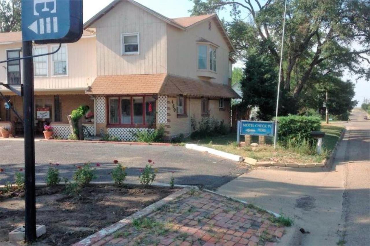 Oyo Hotel Colby, Ks Luaran gambar
