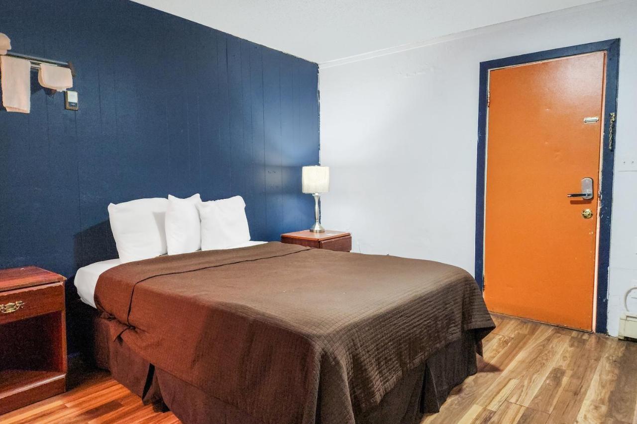 Oyo Hotel Colby, Ks Luaran gambar