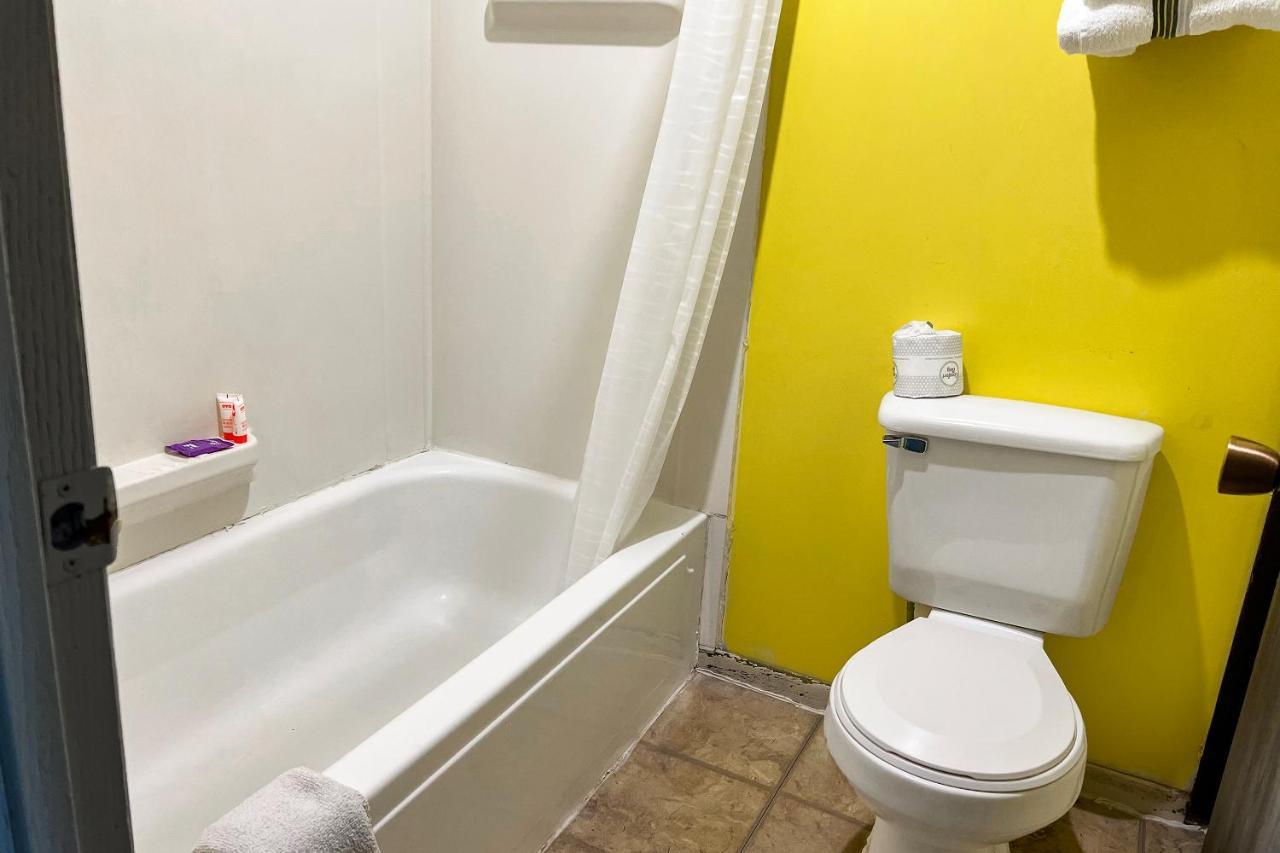 Oyo Hotel Colby, Ks Luaran gambar