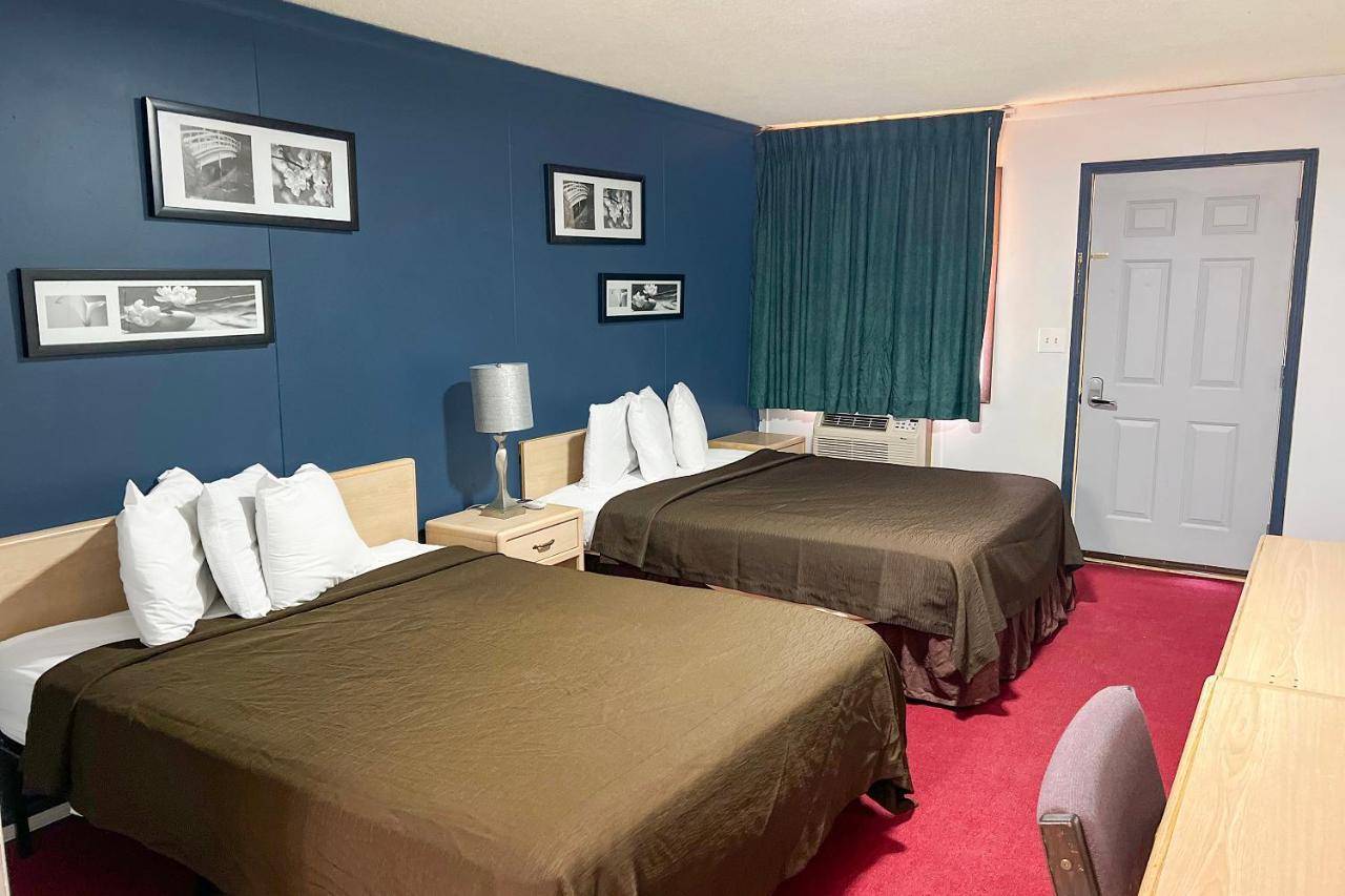 Oyo Hotel Colby, Ks Luaran gambar